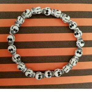 WHITE SKULL BRACELET Stretch Wristband Unisex One Size happy Halloween os white